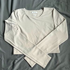 Aritzia/Babaton Contour Cropped Longsleeve Size L